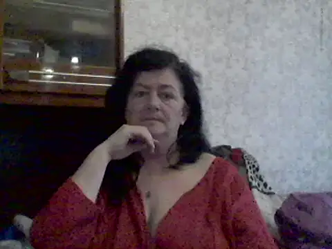 GypsiQueen2 online show from February 10, 2025, 2:37 pm