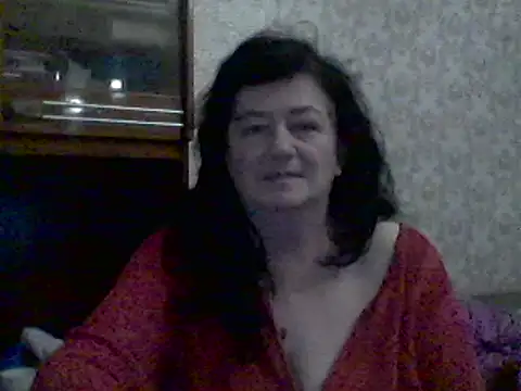 GypsiQueen2 online show from February 10, 2025, 5:41 pm