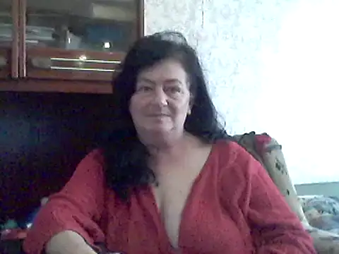 GypsiQueen2 online show from February 11, 2025, 1:09 pm