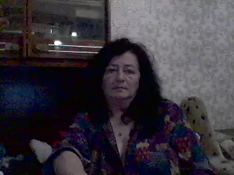 GypsiQueen2 online show from March 3, 2025, 6:55 pm