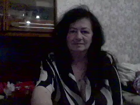 GypsiQueen2 online show from March 11, 2025, 4:51 pm