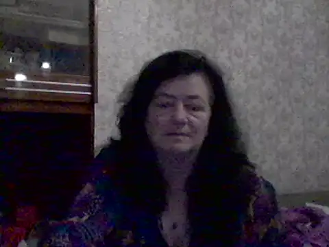 GypsiQueen2 online show from March 13, 2025, 4:45 pm