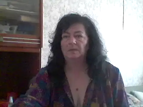 GypsiQueen2 online show from March 14, 2025, 9:24 am