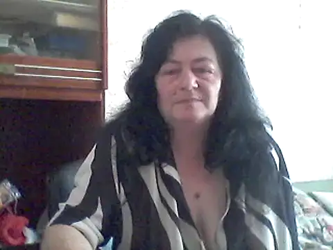 GypsiQueen2 online show from March 19, 2025, 7:07 am
