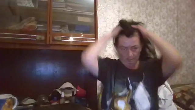 GypsiQueen2 online show from September 13, 2025, 5:46 pm