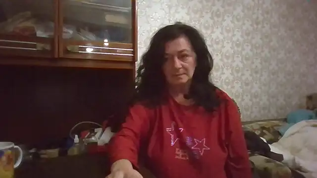 GypsiQueen2 online show from October 8, 2025, 4:48 pm