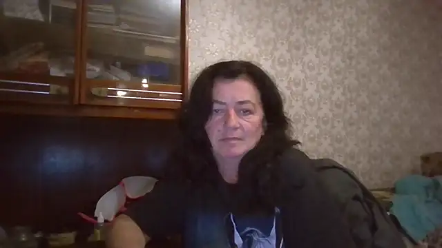 GypsiQueen2 online show from October 10, 2025, 5:12 pm