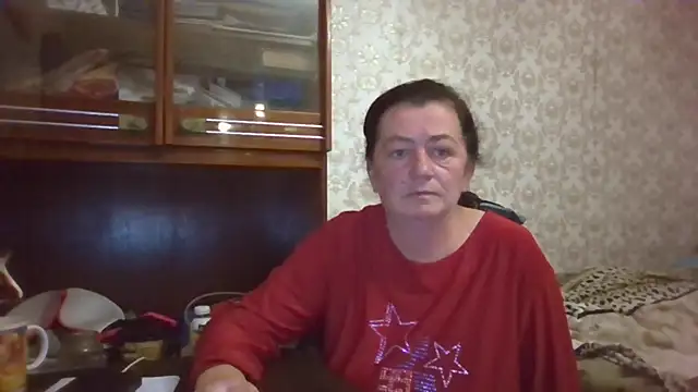 GypsiQueen2 online show from October 15, 2025, 6:41 pm