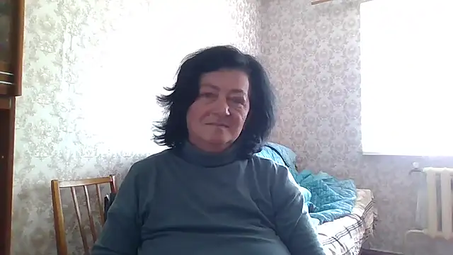 GypsiQueen2 online show from April 23, 2026, 8:13 am