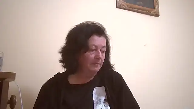 GypsiQueen2 online show from May 1, 2026, 9:08 pm