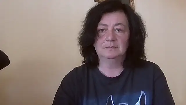 GypsiQueen2 online show from May 3, 2026, 3:07 pm