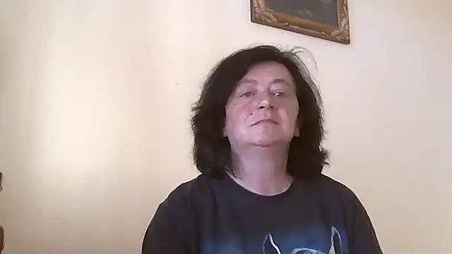 Snapshot of GypsiQueen2 chatting on May 4, 2026, 3:08 pm GypsiQueen2 online show from May 4, 2026, 3:08 pm