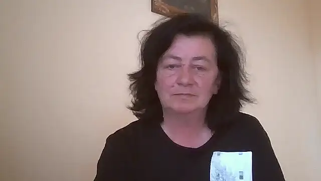 Snapshot of GypsiQueen2 chatting on May 18, 2026, 3:29 pm GypsiQueen2 online show from May 18, 2026, 3:29 pm