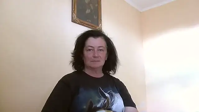 Snapshot of GypsiQueen2 chatting on May 24, 2026, 12:43 pm GypsiQueen2 online show from May 24, 2026, 12:43 pm