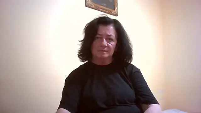 Snapshot of GypsiQueen2 chatting on May 26, 2026, 6:26 pm GypsiQueen2 online show from May 26, 2026, 6:26 pm