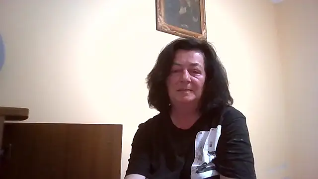 Snapshot of GypsiQueen2 chatting on May 29, 2026, 6:17 pm GypsiQueen2 online show from May 29, 2026, 6:17 pm