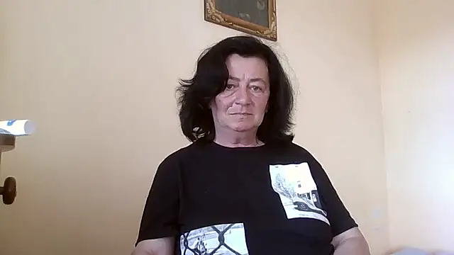 Snapshot of GypsiQueen2 chatting on May 31, 2026, 12:56 pm GypsiQueen2 online show from May 31, 2026, 12:56 pm