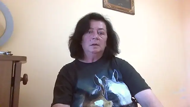 Snapshot of GypsiQueen2 chatting on June 1, 2026, 4:52 pm GypsiQueen2 online show from June 1, 2026, 4:52 pm