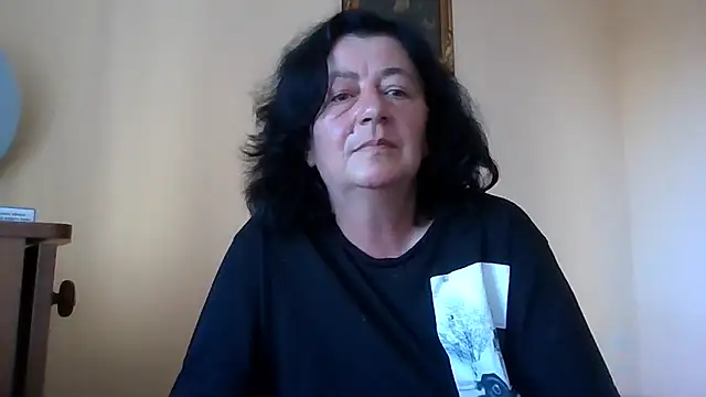 Snapshot of GypsiQueen2 chatting on June 12, 2026, 4:50 pm GypsiQueen2 online show from June 12, 2026, 4:50 pm
