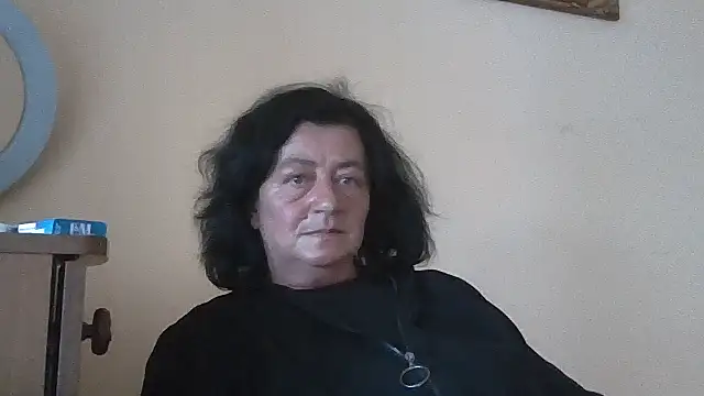 Snapshot of GypsiQueen2 chatting on June 13, 2026, 5:22 pm GypsiQueen2 online show from June 13, 2026, 5:22 pm