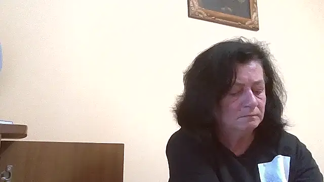 Snapshot of GypsiQueen2 chatting on June 20, 2026, 6:22 pm GypsiQueen2 online show from June 20, 2026, 6:22 pm