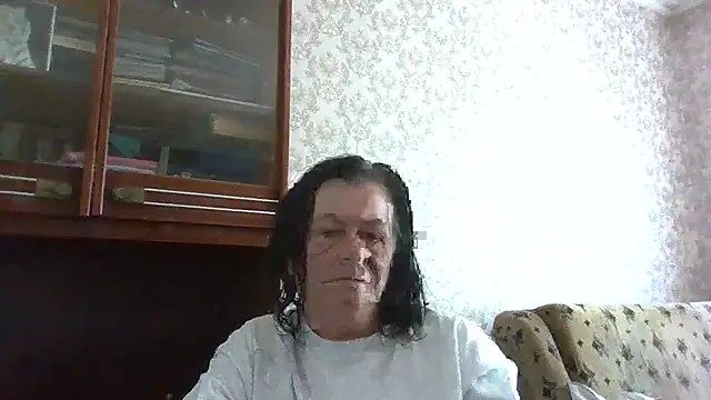 Snapshot of GypsiQueen2 chatting on June 29, 2026, 7:25 am GypsiQueen2 online show from June 29, 2026, 7:25 am