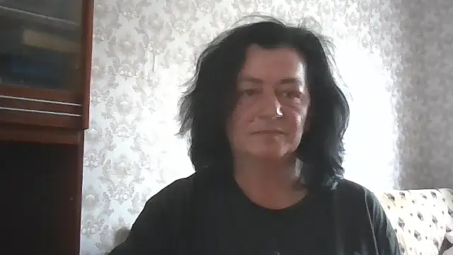 Snapshot of GypsiQueen2 chatting on July 5, 2026, 8:32 am GypsiQueen2 online show from July 5, 2026, 8:32 am
