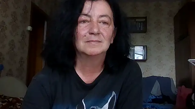 Snapshot of GypsiQueen2 chatting on July 15, 2026, 11:26 am GypsiQueen2 online show from July 15, 2026, 11:26 am