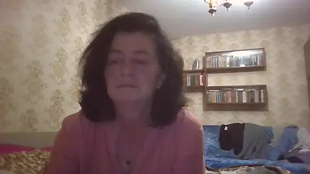 Snapshot of GypsiQueen2 chatting on July 17, 2026, 7:30 pm GypsiQueen2 online show from July 17, 2026, 7:30 pm