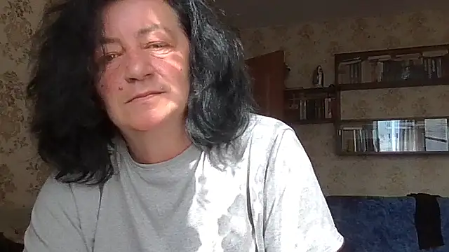 Snapshot of GypsiQueen2 chatting on July 20, 2026, 3:36 pm GypsiQueen2 online show from July 20, 2026, 3:36 pm