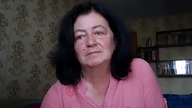 Snapshot of GypsiQueen2 chatting on July 22, 2026, 12:52 pm GypsiQueen2 online show from July 22, 2026, 12:52 pm
