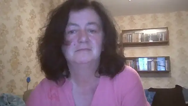 Snapshot of GypsiQueen2 chatting on July 27, 2026, 4:03 pm GypsiQueen2 online show from July 27, 2026, 4:03 pm