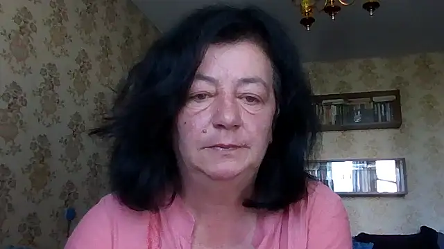 Snapshot of GypsiQueen2 chatting on July 28, 2026, 7:59 am GypsiQueen2 online show from July 28, 2026, 7:59 am