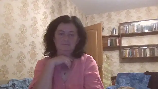 Snapshot of GypsiQueen2 chatting on July 28, 2026, 8:01 pm GypsiQueen2 online show from July 28, 2026, 8:01 pm