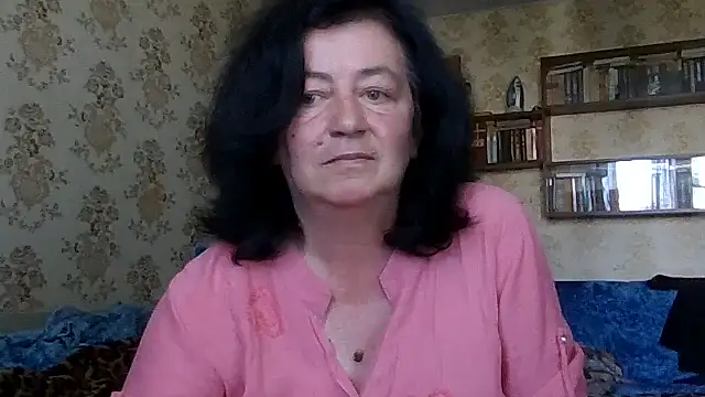 Snapshot of GypsiQueen2 chatting on July 29, 2026, 9:07 am GypsiQueen2 online show from July 29, 2026, 9:07 am