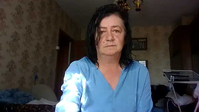 Snapshot of GypsiQueen2 chatting on August 1, 2026, 2:38 pm GypsiQueen2 online show from August 1, 2026, 2:38 pm