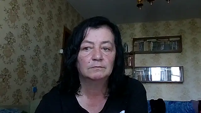 Snapshot of GypsiQueen2 chatting on August 4, 2026, 9:23 am GypsiQueen2 online show from August 4, 2026, 9:23 am