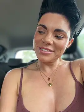 LukeLouHarvey online show from November 27, 2025, 4:14 am