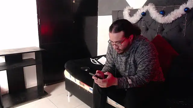 Melkkor online show from December 13, 2024, 6:49 pm