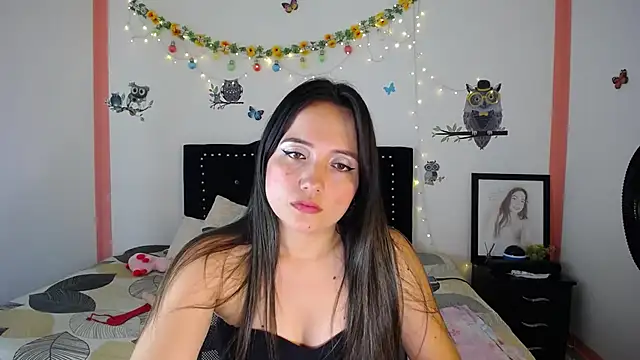 naughty girl 4u online show from December 5, 2024, 5:06 pm