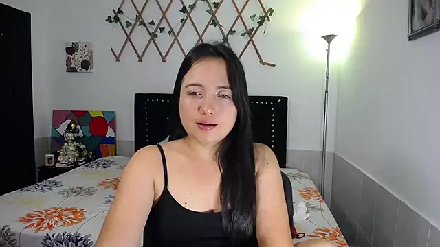 naughty girl 4u online show from May 5, 2026, 9:23 pm