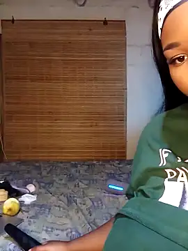 Snapshot of Aaaliyah445 chatting on October 19, 2025, 5:46 pm Aaaliyah445 online show from October 19, 2025, 5:46 pm