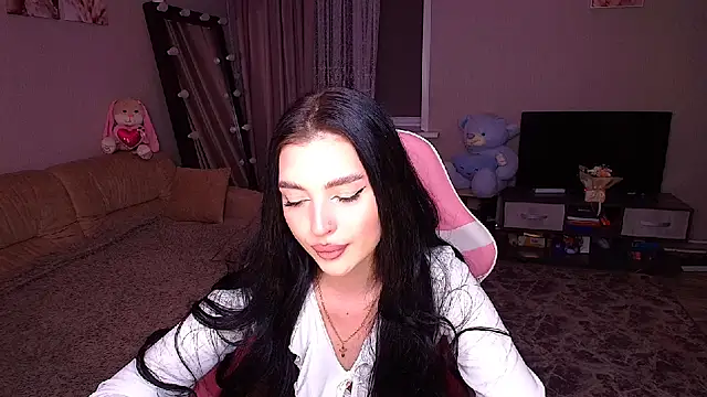 Snapshot of __Malika__ chatting on September 30, 2025, 2:33 pm   Malika   online show from September 30, 2025, 2:33 pm