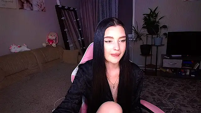   Malika   online show from October 31, 2025, 3:35 pm