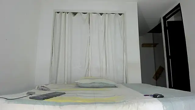 Fairycandyx online show from June 11, 2026, 7:17 am