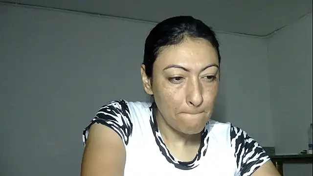 ErikaRika online show from December 23, 2024, 7:28 am