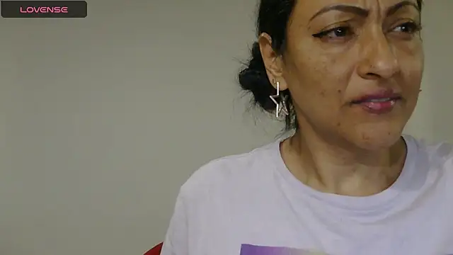 ErikaRika online show from February 6, 2025, 7:24 am