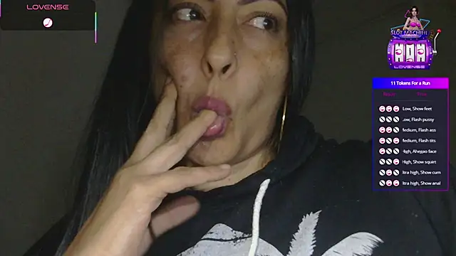 ErikaRika online show from February 17, 2025, 5:25 am