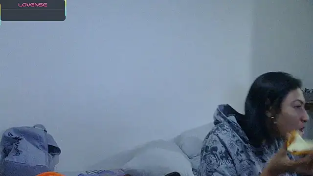 ErikaRika online show from March 4, 2025, 6:26 am