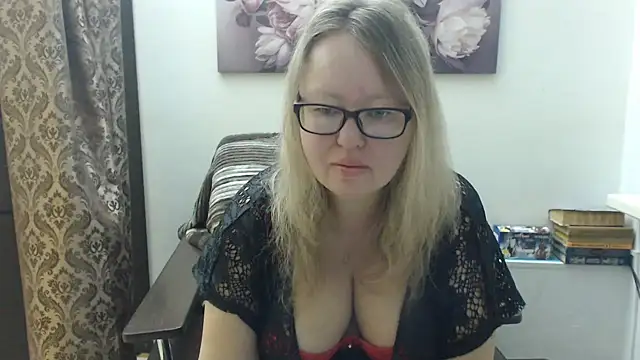 Snapshot of Ivanka_sss chatting on March 14, 2026, 12:17 am Ivanka sss online show from March 14, 2026, 12:17 am